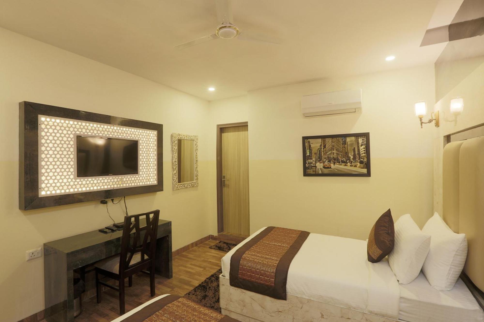 Plazzo Prime Plaza At Delhi Airport Bed and Breakfast New Delhi Eksteriør billede